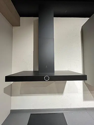 Exklusive Messeküche - Landhausstil - Granit-Arbeitsplatten - Luxus pur - LED-Beleuchtungen - Sitzgelegenheit - XL-Schränke - Esstisch