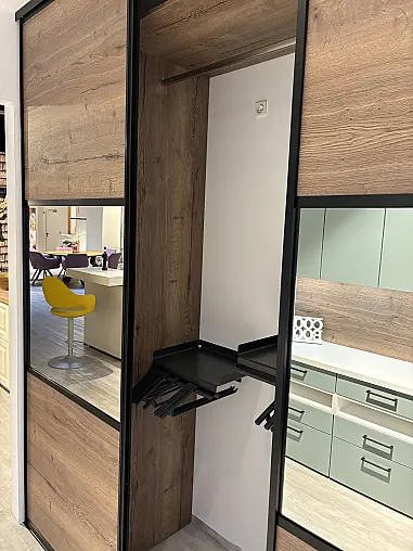 Schwebetürenschrank