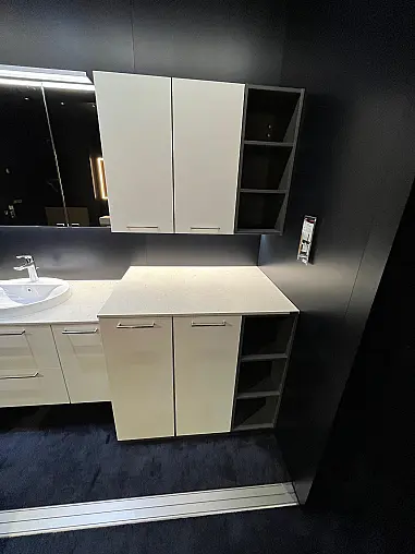 Exklusives Badezimmer - inkl. Gleittüren - inkl. Waschmaschine Bosch - LED-Beleuchtungen