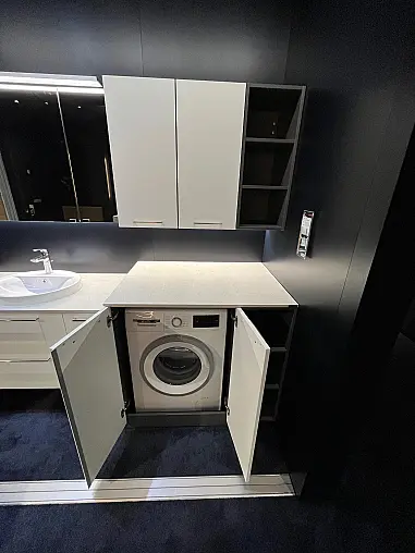 Exklusives Badezimmer - inkl. Gleittüren - inkl. Waschmaschine Bosch - LED-Beleuchtungen