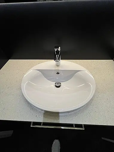 Exklusives Badezimmer - inkl. Gleittüren - inkl. Waschmaschine Bosch - LED-Beleuchtungen