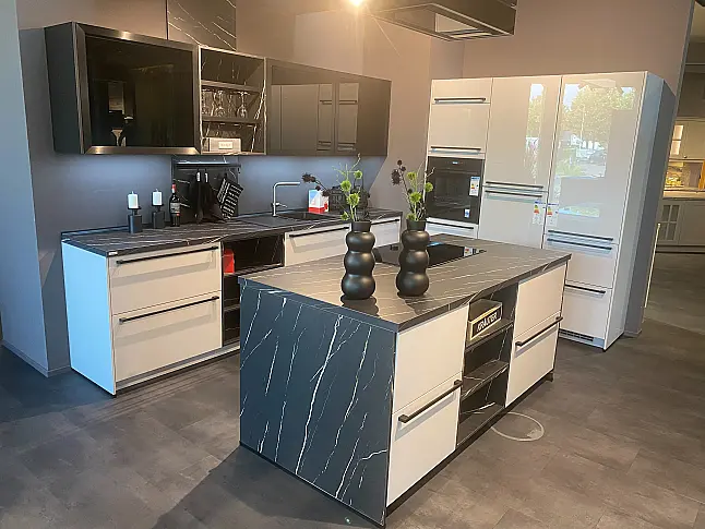 Moderne Designküche – stilvoll, funktional und hochwertig ausgestattet
