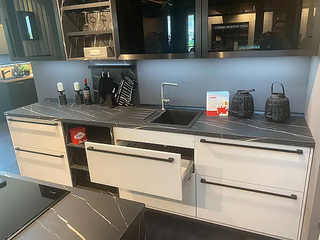 Moderne Designküche – stilvoll, funktional und hochwertig ausgestattet