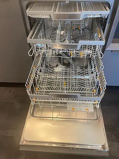 Modernes Design &amp; Miele Geräte