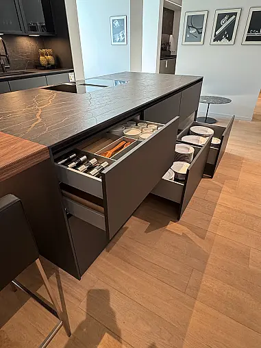 Designküche mit Griffmulde