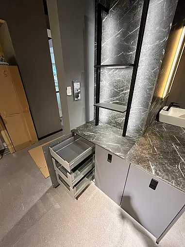 Exklusives Badezimmer / Waschtisch / Schränke - Eckplanung - Messestück - sofort verfügbar