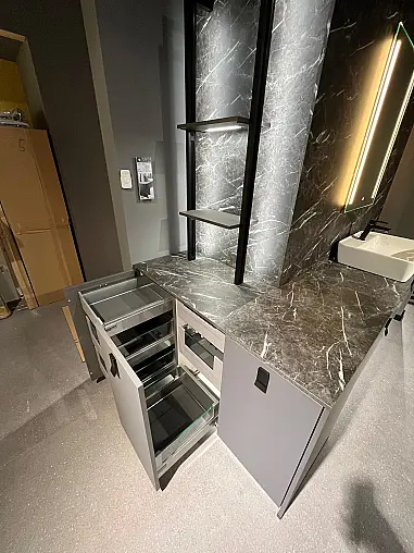 Exklusives Badezimmer / Waschtisch / Schränke - Eckplanung - Messestück - sofort verfügbar