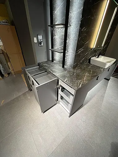 Exklusives Badezimmer / Waschtisch / Schränke - Eckplanung - Messestück - sofort verfügbar