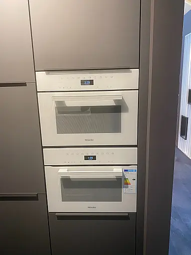 Modernes Design &amp; Miele Geräte