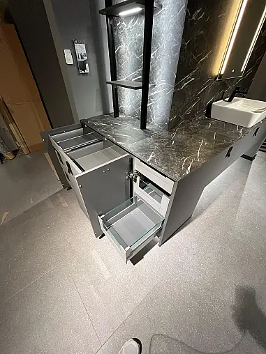 Exklusives Badezimmer / Waschtisch / Schränke - Eckplanung - Messestück - sofort verfügbar