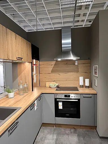 Koje 12 Nolte Plus Quarzgrau Softmatt mit Bosch Geräten