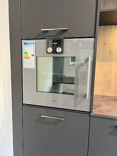 Hochwertige LEICHT Küche mit Dekton Arbeitsplatte und Gaggenau Geräten