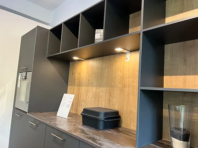 Hochwertige LEICHT Küche mit Dekton Arbeitsplatte und Gaggenau Geräten
