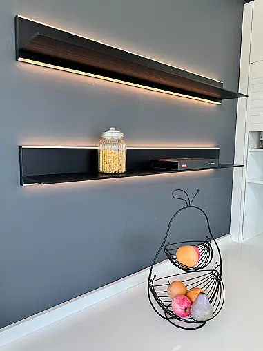 Ballerina schneeweiß DirectLACK hochgl. mit Miele Geräte und Quatz Arbeitsplatte mit Keramik Spüle Abholung in Herne