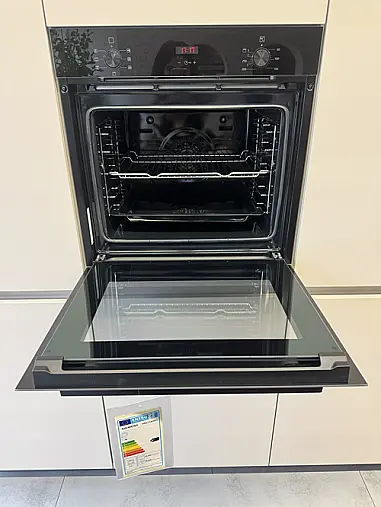 Ausstellungsküche Koje 36  P17 Perfect Plus 828 Sahara softmatt