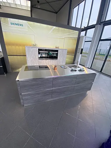 Moderne Edelstahl Insel APL mit Highboardschrankseite