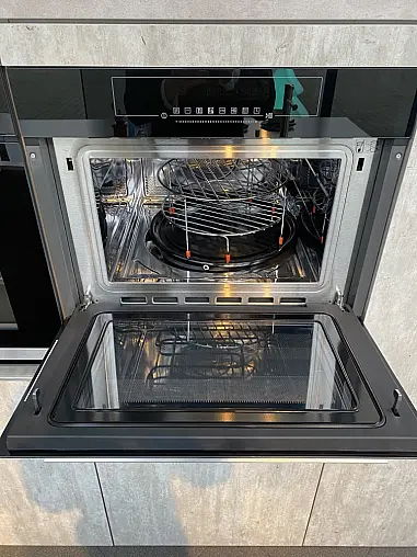 Moderne Edelstahl Insel APL mit Highboardschrankseite