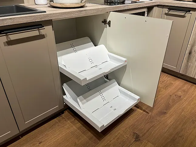 Moderne Küche in L-Form