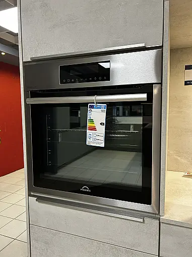 Moderne Küchenzeile in hellem Beton-Design