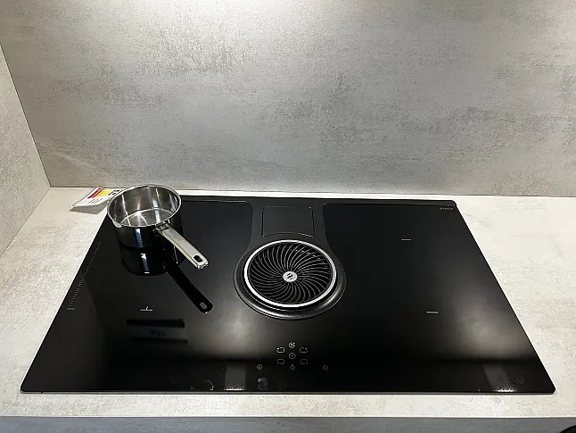 Moderne Küchenzeile in hellem Beton-Design