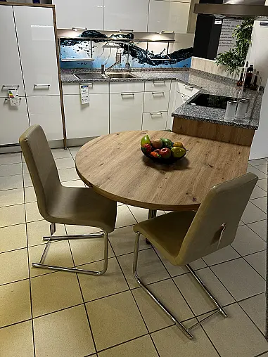 Zeitlose L-Küche in Weiß Hochglanz