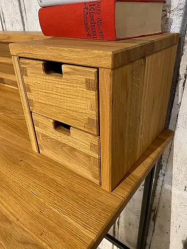 Schreibtisch