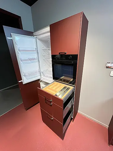 Exklusive Messeküche - Rost-Rot - viel Zubehör - viel LED-Beleuchtungen - Theke - XL-Schränke