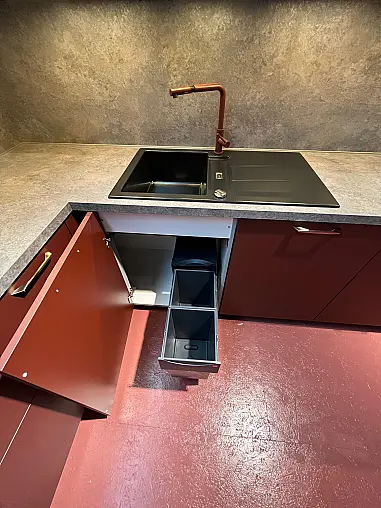 Exklusive Messeküche - Rost-Rot - viel Zubehör - viel LED-Beleuchtungen - Theke - XL-Schränke
