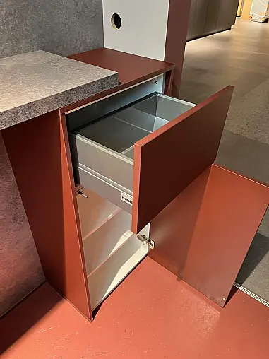 Exklusive Messeküche - Rost-Rot - viel Zubehör - viel LED-Beleuchtungen - Theke - XL-Schränke