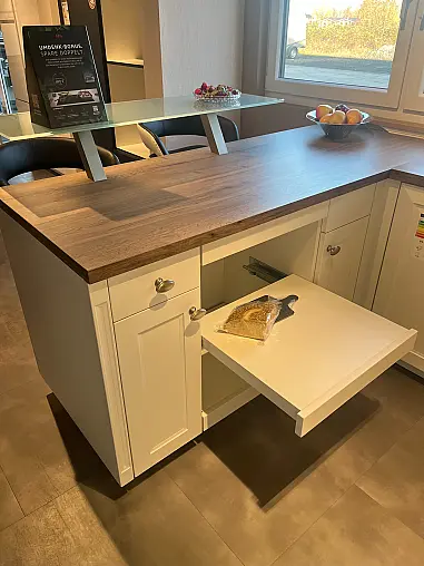 Charmante Nobilia Landhausküche – klassischer Stil trifft moderne Ausstattung