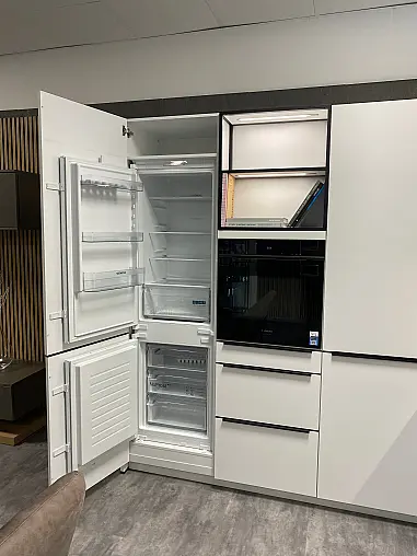 charmante L-Küche in weiß und Eiche