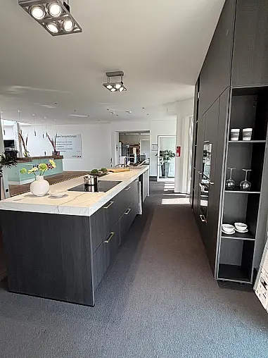 Küchenzeile mit Insel + Regal AV 2040 Feineiche-schwarz HK1244