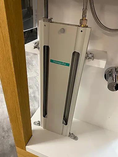 charmante L-Küche in weiß und Eiche