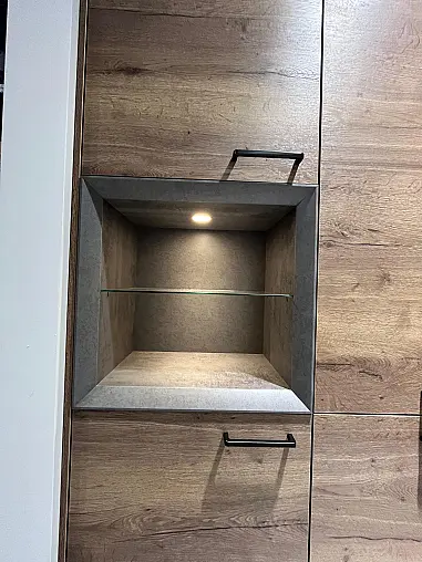 Exklusive Messeküche - Viel LED-Beleuchtungen - Rückwandverkleidungen - Anrichte mit kleinem Schreibtisch