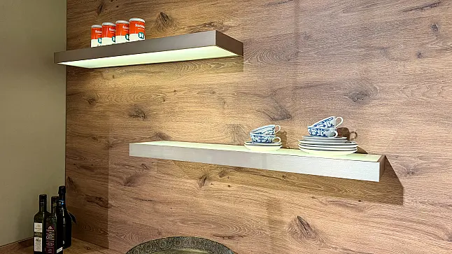moderne Landhausküche T- Form mit 3 Stauraum/ Gerätehochschränken, inkl. Quooker + Cube