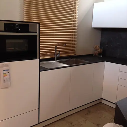 U-Form -Luxus Grifflose Küche -luftiges Design-