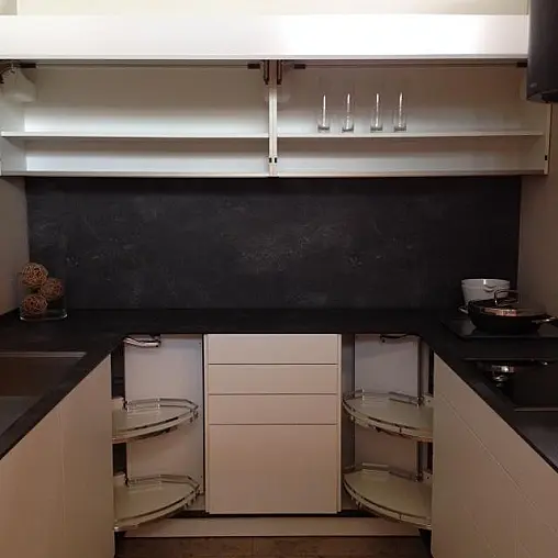 U-Form -Luxus Grifflose Küche -luftiges Design-