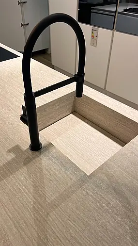 Kristallweiße Häckerküche