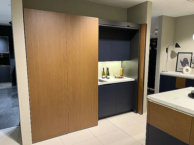 Pocketdoor Küche Top und Smartglas- Fronten