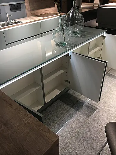 Exklusive Kücheninsel - Glas Arbeitsplatte - Regal - viel LED-Beleuchtung