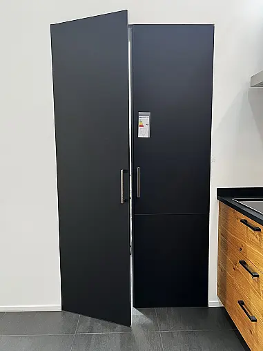 Rustikale Küche mit furnierten Eichefronten