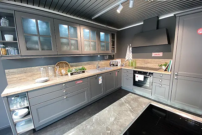 Koje 8 - Nolte "Windsor Lack" Quarzgrau + Bosch E-Geräte
