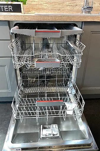Koje 8 - Nolte "Windsor Lack" Quarzgrau + Bosch E-Geräte