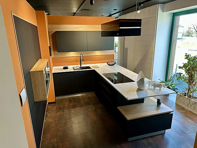 Moderne Designküche next 125 mit Gaggenau-Einbaugeräten
