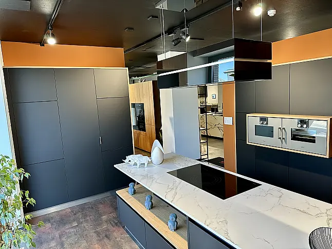 Moderne Designküche next 125 mit Gaggenau-Einbaugeräten