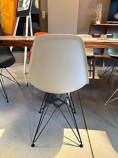 Eames Plastic Side Chair DSR