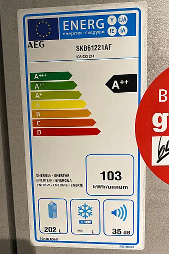 Koje 13 - Nobilia "Riva" Beton grau + AEG Geräte
