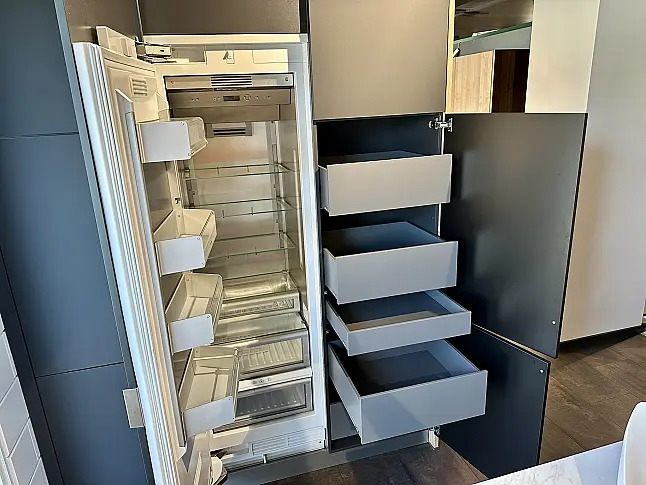 Moderne Designküche next 125 mit Gaggenau-Einbaugeräten