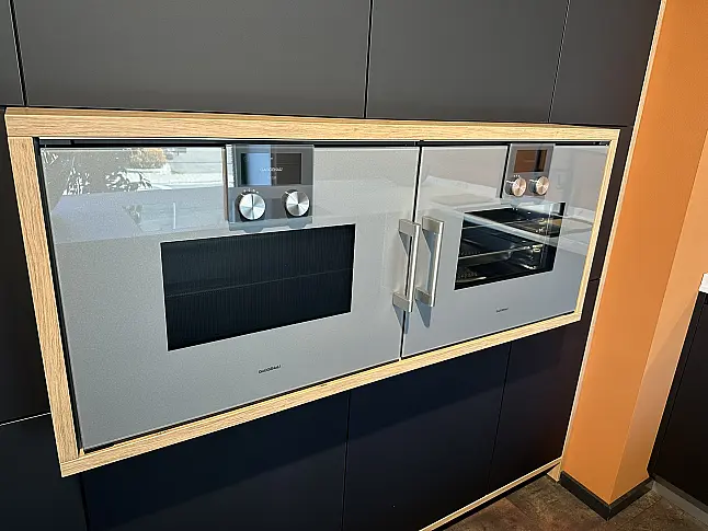 Moderne Designküche next 125 mit Gaggenau-Einbaugeräten