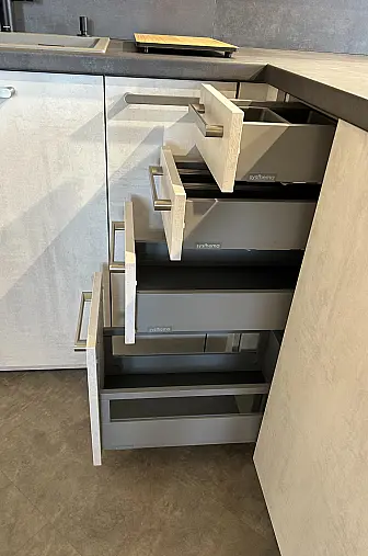 Schicke &amp; moderne U-Küche in Betonoptik